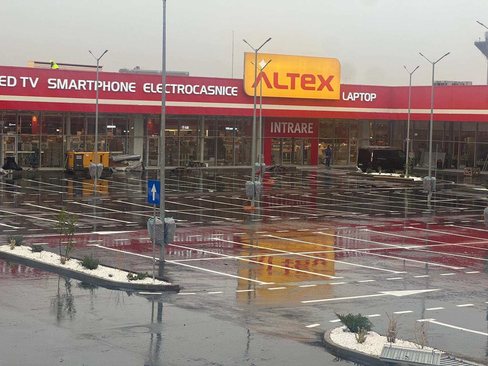 Amenajare parcare centru comercial Altex — finalizare