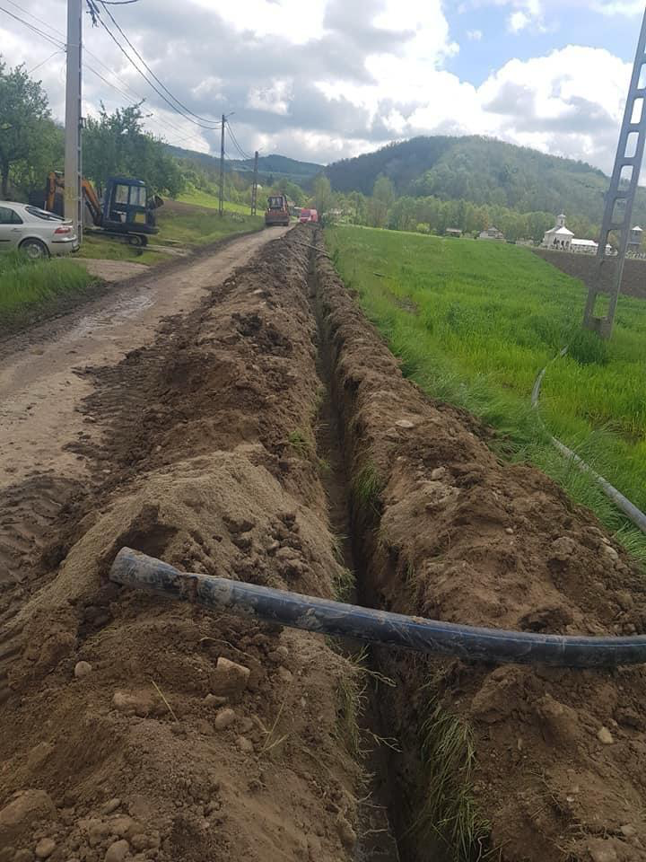 Extindere rețea edilitară — șanț și conductă, comuna Glăvile
